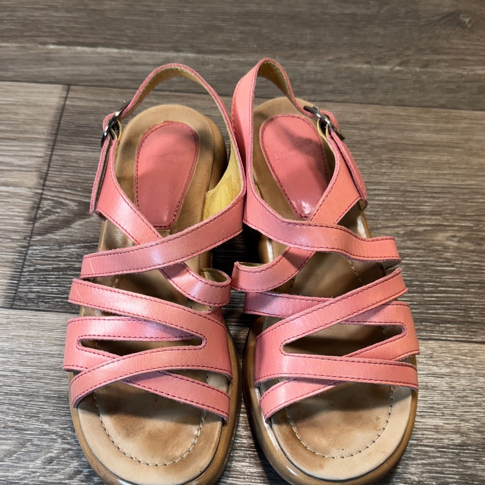 Dansko Women's Pink Strappy Sandals size 39 (j178)
